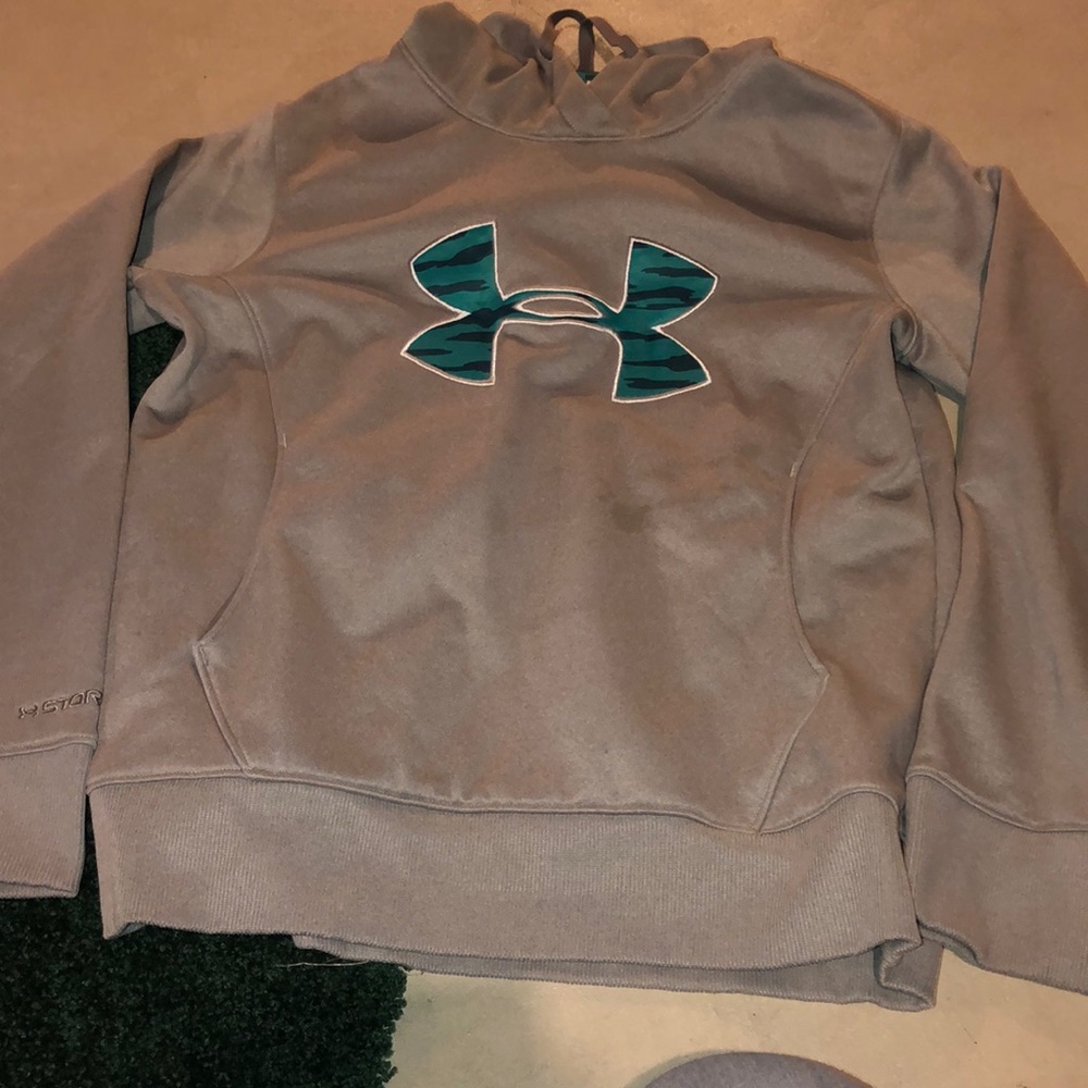 Under Armour Sweatshirt